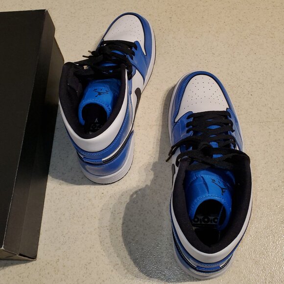 Authentic NIKE Jordan 1 Sneakers Gorgeous Signal Blue Patent Leather size11 MINT - Picture 7 of 9
